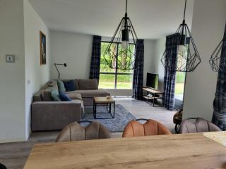 Vrijstaande woning met grote zonnige tuin va augustus 2025 met jacuzzi - Ewijk - 8