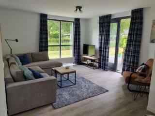 Vrijstaande woning met grote zonnige tuin va augustus 2025 met jacuzzi - 3