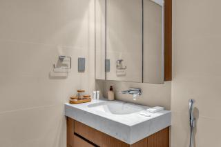 1BR Escape, Beachfront Living - 1