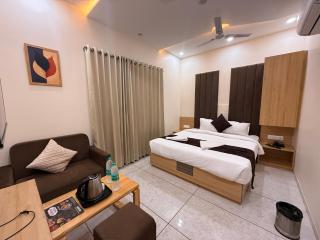 Hotel Kusum Kunj - Ujjain - 0