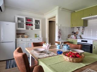 Cozy Apartment Adriana - - 0