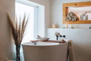 New Private Boho Retreat w Cowboy Pool, Hot Tub - 8