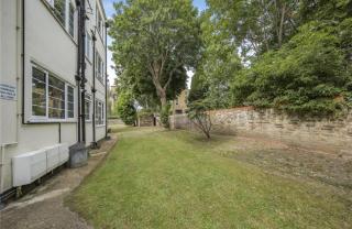Bright & Stylish 2-Bed Flat by Richmond Bridge - 3