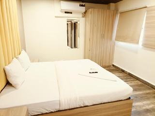 Glitz Hotels Priceless-Lokhandwala - Mumbai - 5