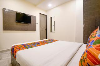 Glitz Hotels Priceless-Lokhandwala - Mumbai - 1