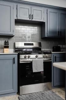 Dana's Perch - Modern Studio Apartment 1 - 5