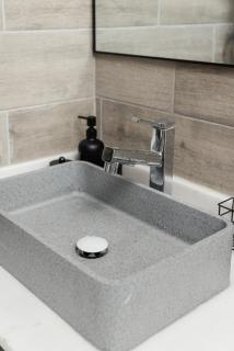 Dana's Perch - Modern Studio Apartment 1 - Kingstown - 3