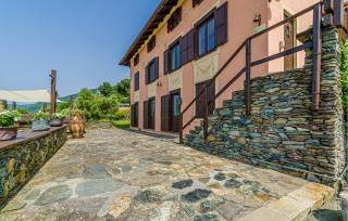 Nice Home In Fraz Alpicella, Varaz - 4