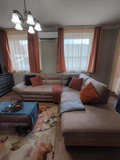 Akácvirág Airport Vendégház - 5