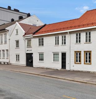 DINBNB Apartments l 92m to Kvadraturen l Renovated 2025 l 24l7 checkin - Kristiansand - 0