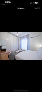 Roussas place 2 -Dafni Metro - Athen - 9