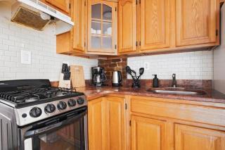 Spacious 3-Bedroom, 2-Bath Apartment in Prime NYC Location - New York - 7