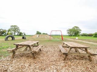 Luxury Shepherd Hut with Private Hot Tub - Swaffham Bulbeck - 1