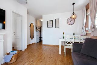 Firule Beach Apartment-Two Bedroom Urban Chic-Prime Location-Walk to Beach-Free Parking - 6