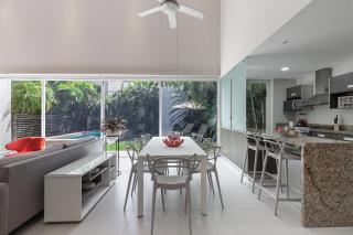 4 bedroom house- private pool! - 4