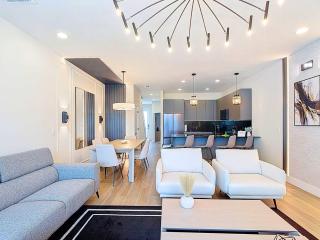 Spacious 3BR with Clubhouses and Splash Fun - 8