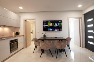 Modern Grey Harmony Retreat - Bertoki - 2