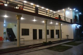 Budget Rooms with Garden by Galiyat Inn Balakot - Bālākot - 9