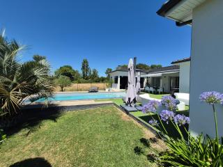 Villa contemporaine de standing avec piscine - Savignac-sur-lʼIsle - 9