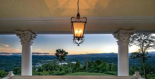 Mountain Top Mansion + Pet Friendly + Sleeps 24 + Asheville + Blue Ridge Parkway - Fletcher - 3