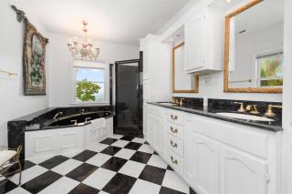 Mountain Top Mansion + Pet Friendly + Sleeps 24 + Asheville + Blue Ridge Parkway - 1