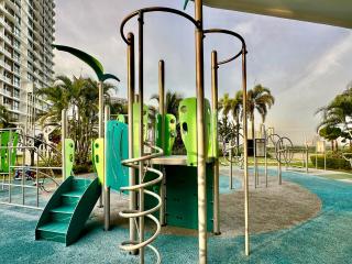 Cozy Suites Hijauan Medini Near Legoland 2B1B - - 9