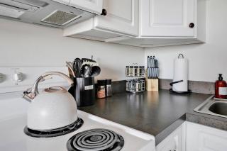 River FRONT | SuperHost | Free Parking! - 6