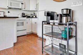 River FRONT | SuperHost | Free Parking! - 5