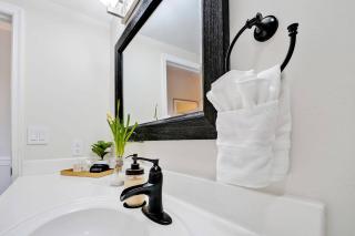 River FRONT | SuperHost | Free Parking! - 1