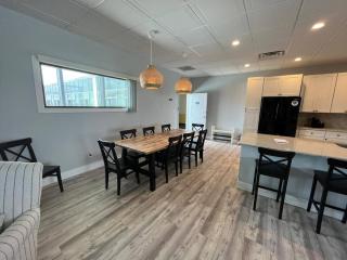 Oceanfront Balcony with Pool & BBQ - Regency Tower - 8