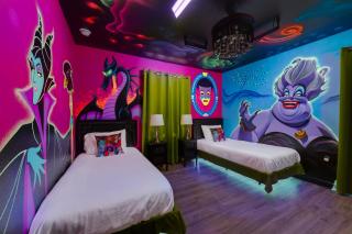 Lux Villa Heated Pool FREE Parks FREE Baby Items Resort Amenities Private Theater & Arcade - 6