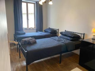Apple Barn Cottage 5 Bedrooms - 2