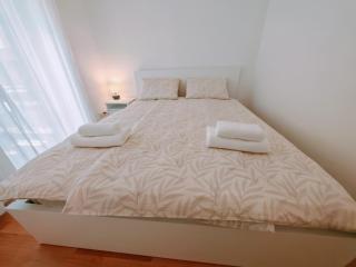 Trendy City Center Apartment with Balcony - Walk to Main Square, Next to Park, Netflix - Zagreb - 2