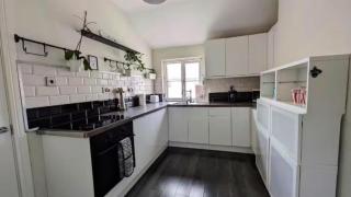 1840's Converted Railway Cottage - Swindon - 6