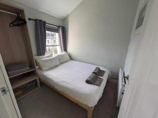 1840's Converted Railway Cottage - Swindon - 7