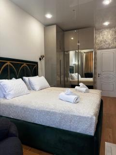 Luxury Apartment with Jacuzzi and Balcony - Yerevan - 7