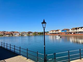 Long Beach View Sovereign Harbour Eastbourne Apartment - Pevensey - 1