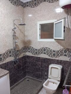 3-Bed 2-Bath Sleeps 7 with Free Parking - 2