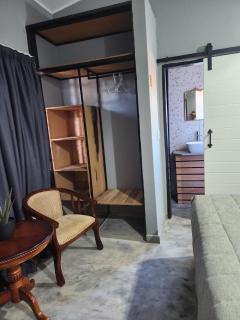 Reunion Vacations - Milk 'n Honey - 1