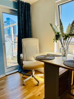 KGV Stays - Ocean View City Center Apartment - 0