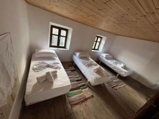 Mark Toma Guesthouse - - 9