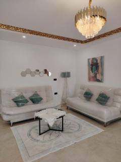 Charming 2-Bedroom Apartment with Garden View Balcony - 6