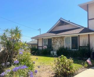 Affordable Private Room with Pool Access and Free Parking Near Zoo and Beaches - San Diego - 7