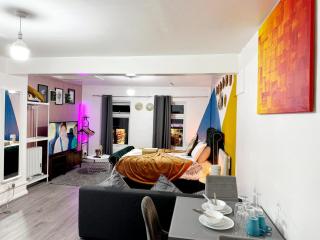 New Deluxe Studio Apt-2 - London - 1