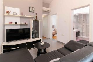 Two-Bedroom Apartment in Slatine I - 6