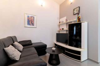 Two-Bedroom Apartment in Slatine I - 3