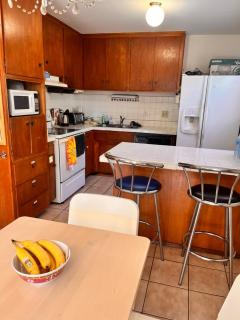 Affordable Private Room with Pool Access and Free Parking Near Zoo and Beaches - San Diego - 6