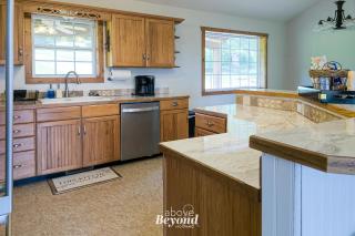 5 Bed Mountain View Retreat - 3