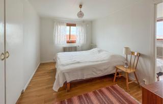 2 Bedroom Nice Home In Kungshamn - Kungshamn - 1