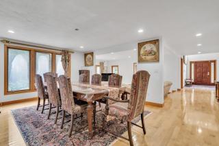 Pet-Friendly 4BR Fireplace Patio BBQ - Lincoln - 1